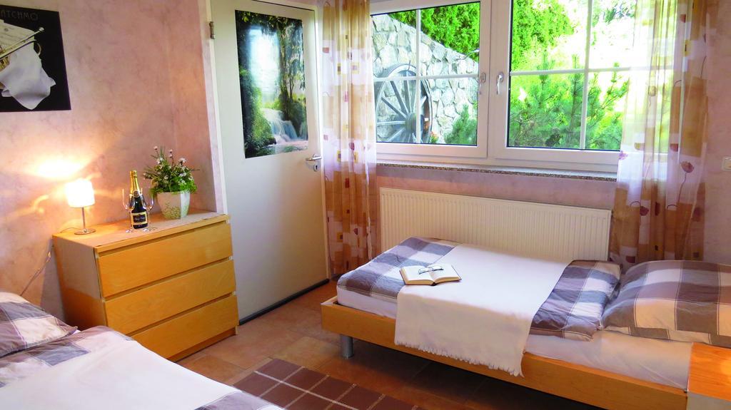 Wellness Apartments Sophienhoehe Am Teich Mechernich Room photo