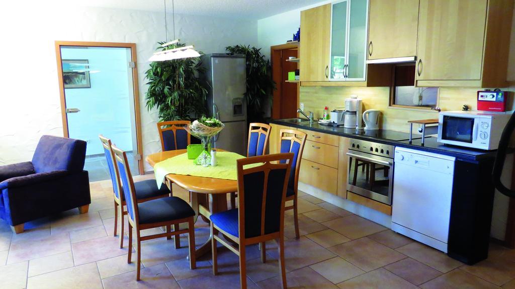 Wellness Apartments Sophienhoehe Am Teich Mechernich Room photo